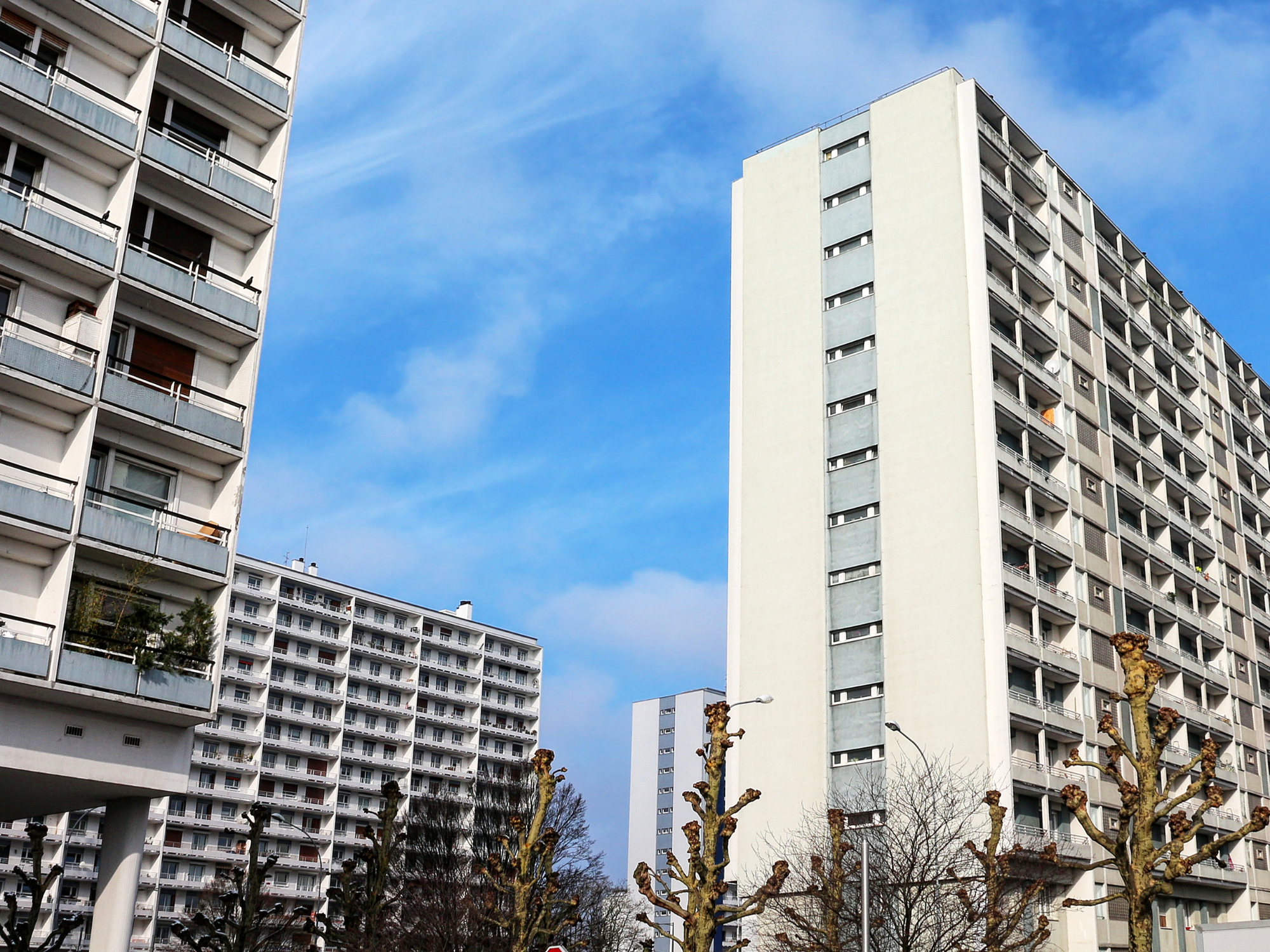 La CNCDH alerte sur la crise du logement en France : un enjeu sociétal majeur